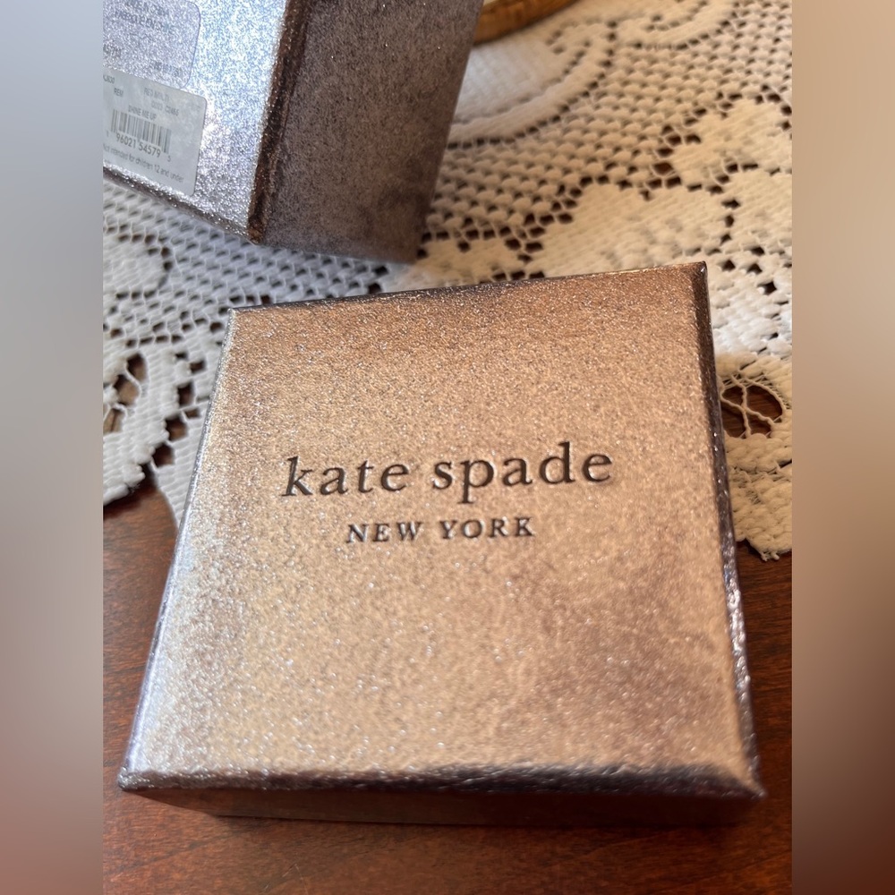 Kate Spade Red Heart Stud Earrings Shine Me Up in Gift Box NWT - Picture 4 of 5